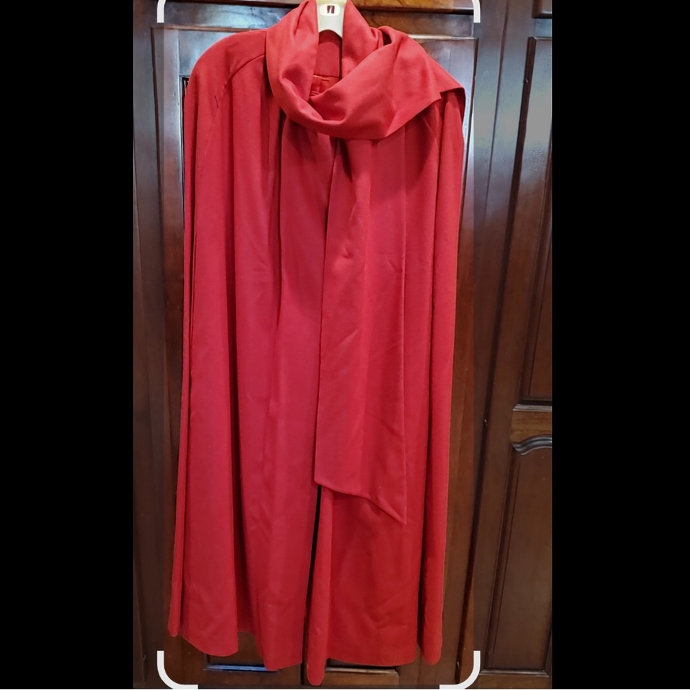 VINTAGE Red Merino wool full length satin lined cape One Size - Picture 3 of 10